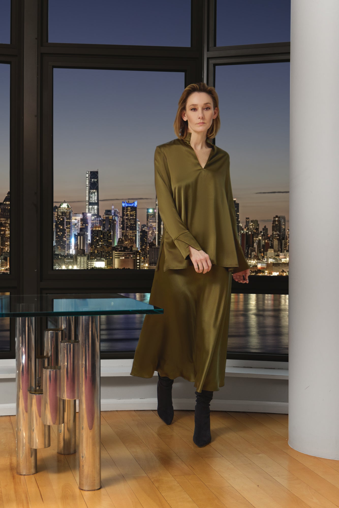 MANDARIN V-NECK BLOUSE - BLACK