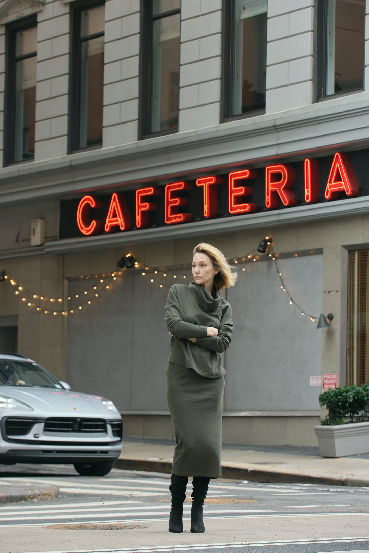 SHAPED SKIRT W/ BACK VENT - GREENE