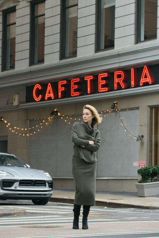 SHAPED SKIRT W/ BACK VENT - GREENE