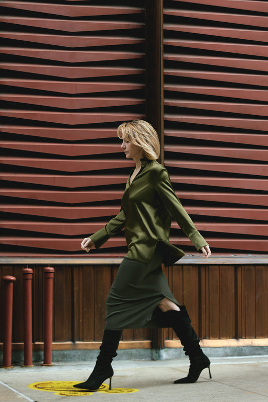 MANDARIN V-NECK BLOUSE - GREENE